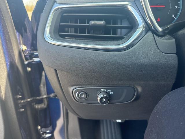 Photo of 2023 Blue Glow Metallic Chevrolet Equinox
