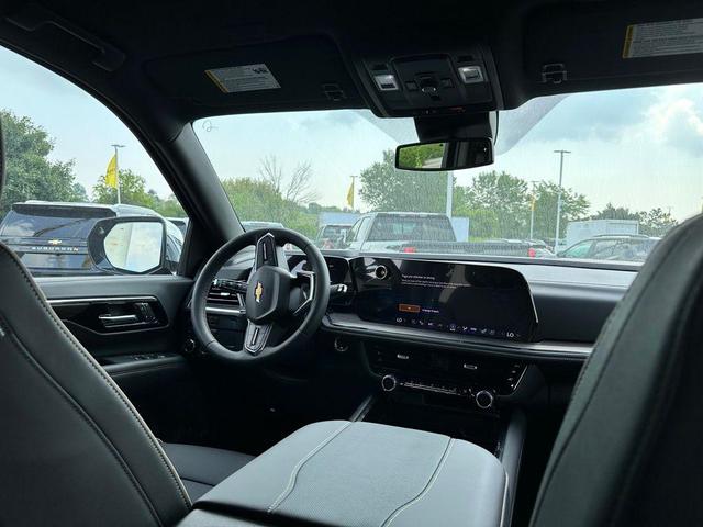 Photo of 2025 Black Chevrolet Suburban