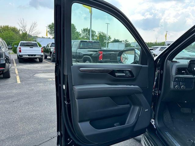 Photo of 2025 Black Chevrolet Suburban