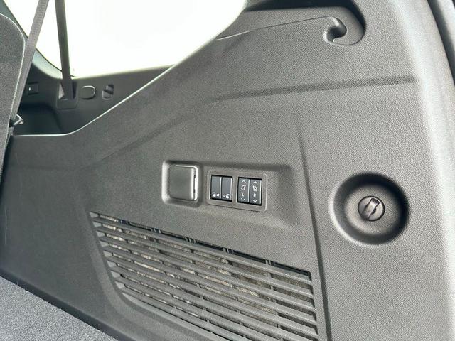 Photo of 2025 Black Chevrolet Suburban