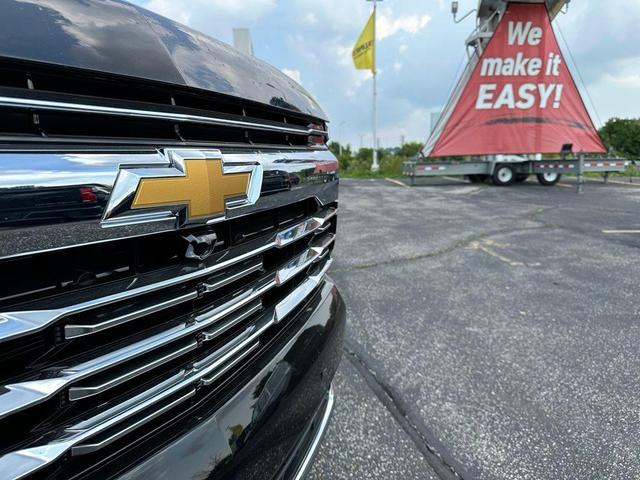 Photo of 2025 Black Chevrolet Suburban