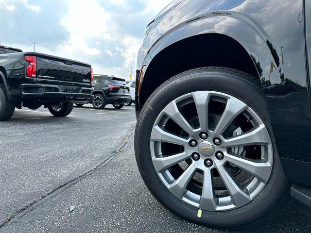 Photo of 2025 Black Chevrolet Suburban