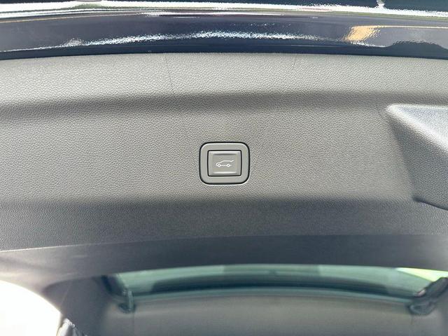 Photo of 2025 Black Chevrolet Suburban