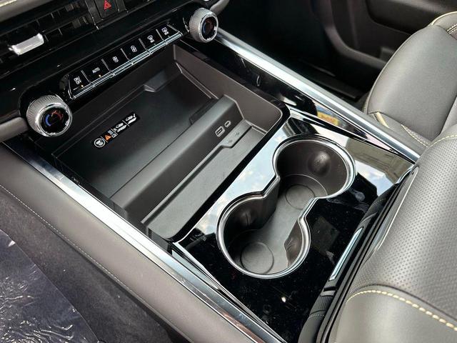 Photo of 2025 Black Chevrolet Suburban