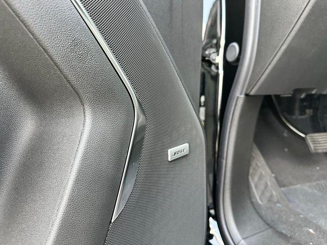 Photo of 2025 Black Chevrolet Suburban