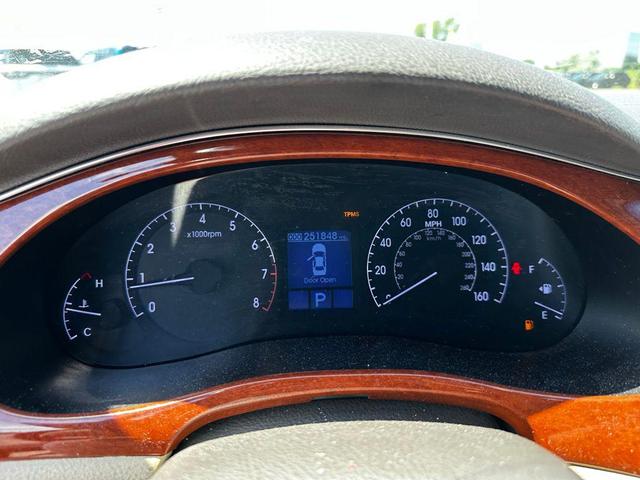 Photo of 2013 Cabernet Red Pearl Hyundai Genesis