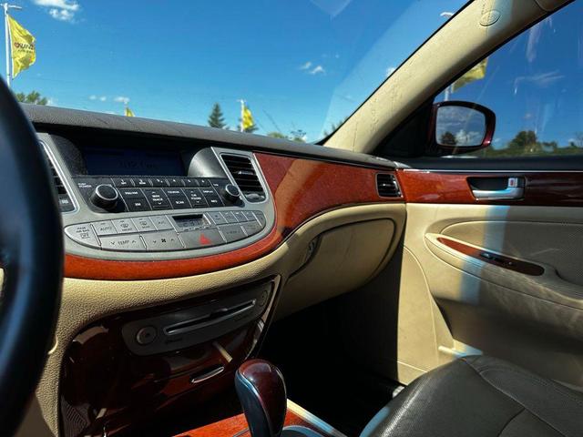 Photo of 2013 Cabernet Red Pearl Hyundai Genesis