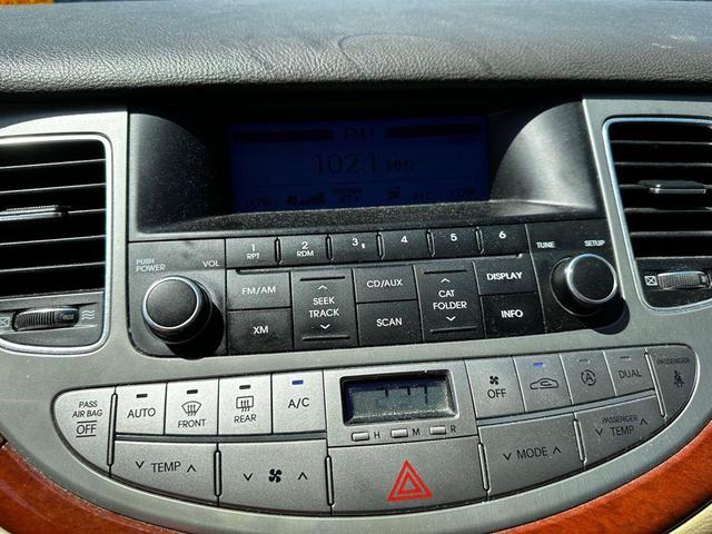 Photo of 2013 Cabernet Red Pearl Hyundai Genesis