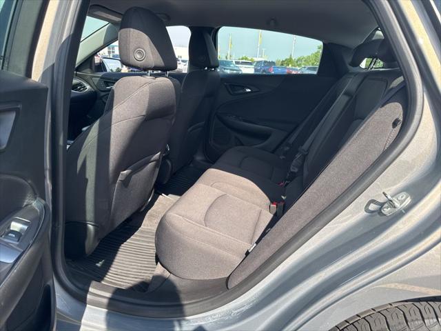 Photo of 2018 Pepperdust Metallic Chevrolet Malibu