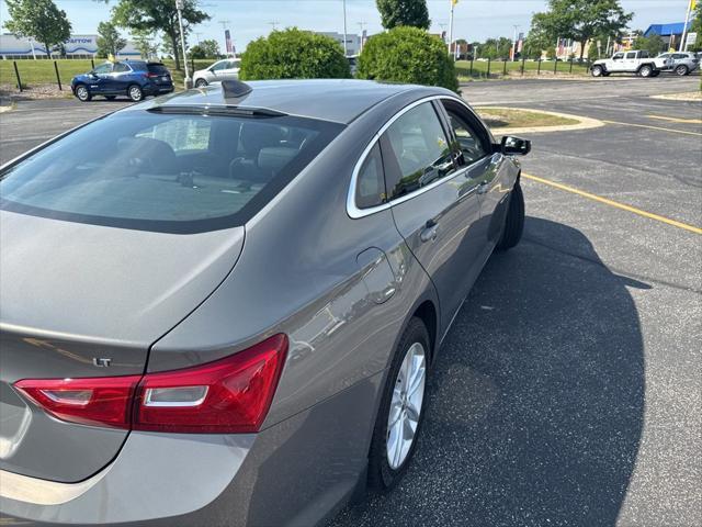 Photo of 2018 Pepperdust Metallic Chevrolet Malibu
