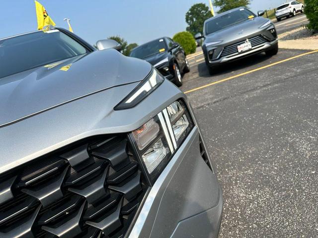 Photo of 2023 Shimmering Silver Hyundai SANTA FE