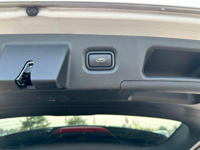 Photo of 2023 Shimmering Silver Hyundai SANTA FE