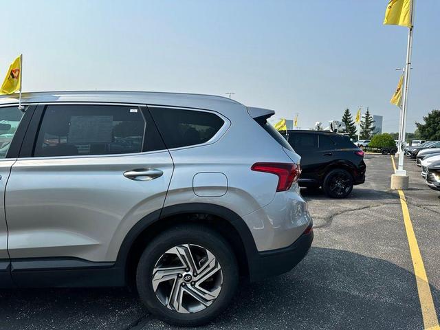 Photo of 2023 Shimmering Silver Hyundai SANTA FE