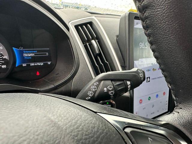 Photo of 2024 OXFORD WHITE Ford Edge