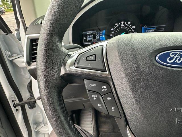 Photo of 2024 OXFORD WHITE Ford Edge