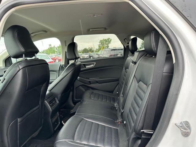 Photo of 2024 OXFORD WHITE Ford Edge