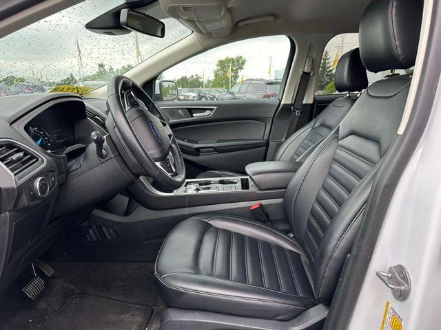 Photo of 2024 OXFORD WHITE Ford Edge
