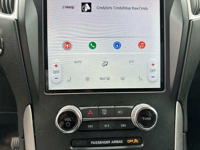 Photo of 2024 OXFORD WHITE Ford Edge