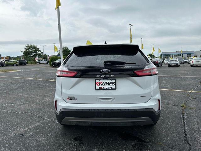 Photo of 2024 OXFORD WHITE Ford Edge