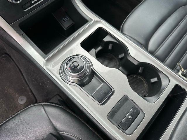Photo of 2024 OXFORD WHITE Ford Edge