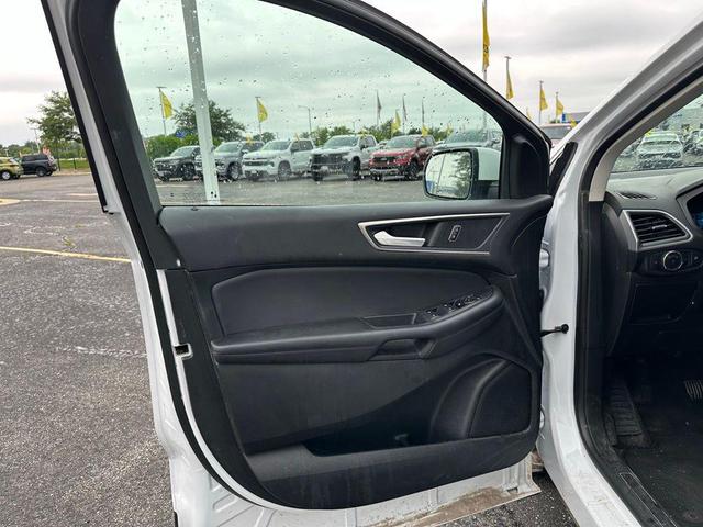Photo of 2024 OXFORD WHITE Ford Edge