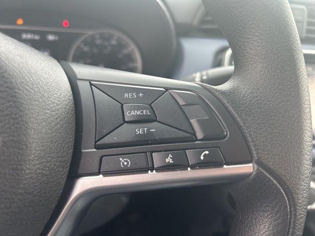 Photo of 2023 Electric Blue Metallic Nissan Versa
