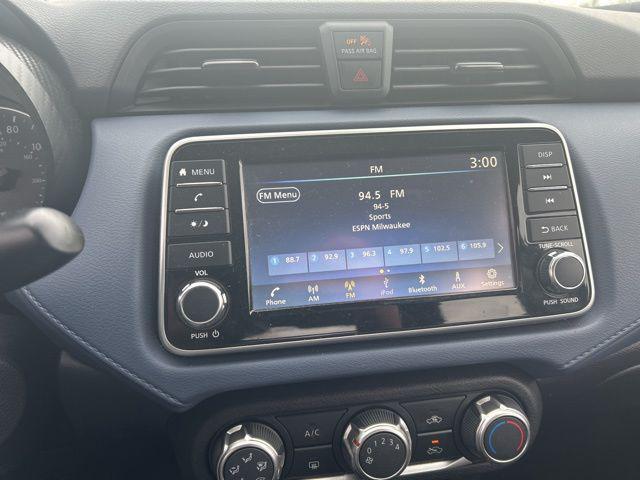 Photo of 2023 Electric Blue Metallic Nissan Versa
