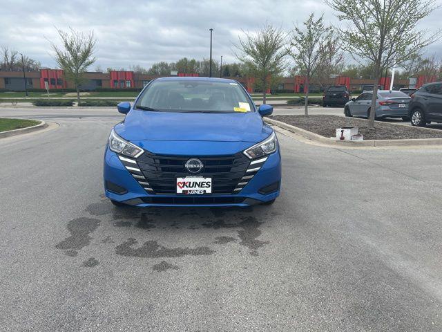 Photo of 2023 Electric Blue Metallic Nissan Versa