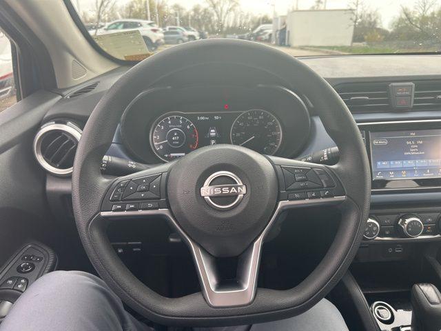 Photo of 2023 Electric Blue Metallic Nissan Versa