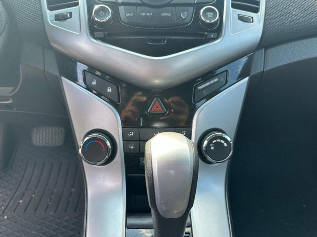 Photo of 2012 Silver Ice Metallic Chevrolet Cruze