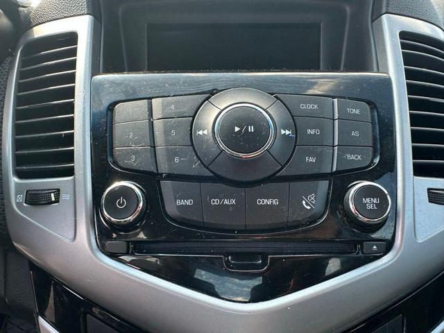 Photo of 2012 Silver Ice Metallic Chevrolet Cruze
