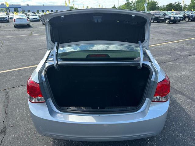 Photo of 2012 Silver Ice Metallic Chevrolet Cruze