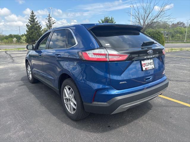 Photo of 2024 ATLAS BLUE Ford Edge