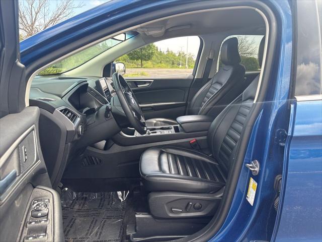 Photo of 2024 ATLAS BLUE Ford Edge