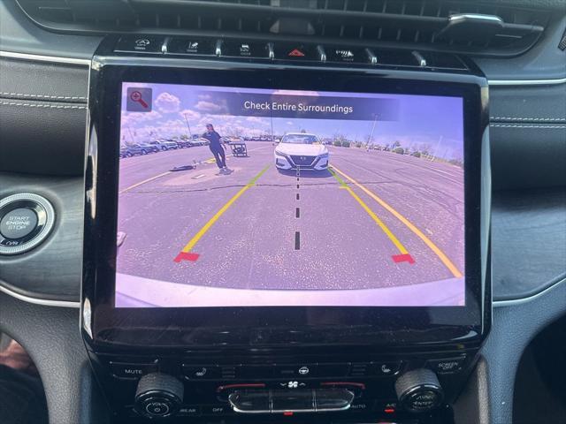Photo of 2023 Silver Zynith Jeep Grand Cherokee L