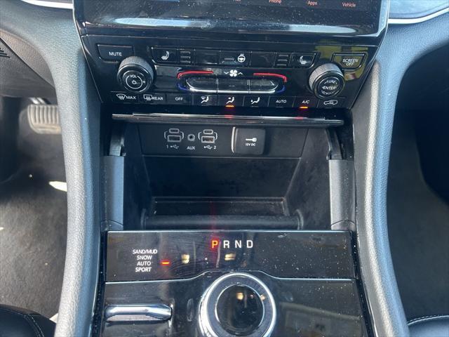 Photo of 2023 Silver Zynith Jeep Grand Cherokee L
