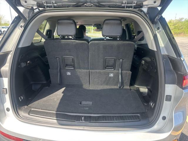 Photo of 2023 Silver Zynith Jeep Grand Cherokee L