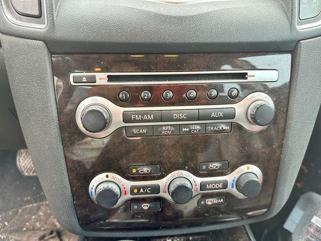 Photo of 2011 Winter Frost Pearl Nissan Maxima
