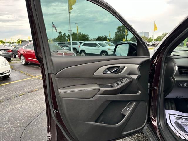 Photo of 2023 Black Cherry Metallic Chevrolet Traverse