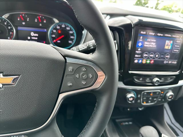 Photo of 2023 Black Cherry Metallic Chevrolet Traverse