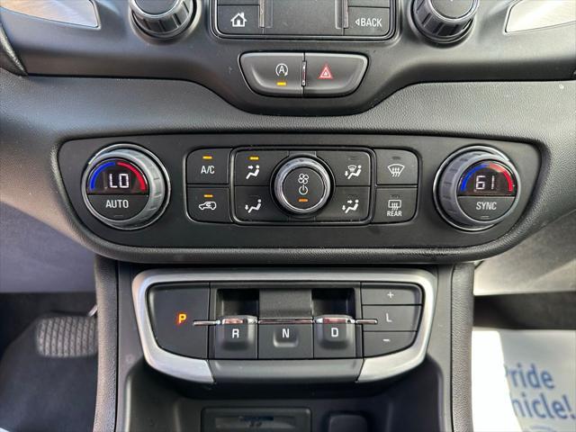 Photo of 2024 Summit White GMC Terrain