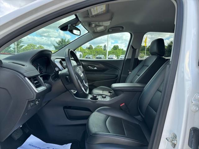 Photo of 2024 Summit White GMC Terrain