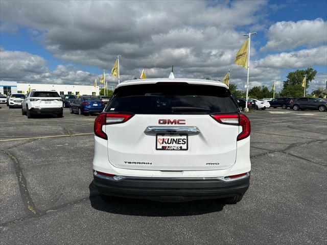 Photo of 2024 Summit White GMC Terrain