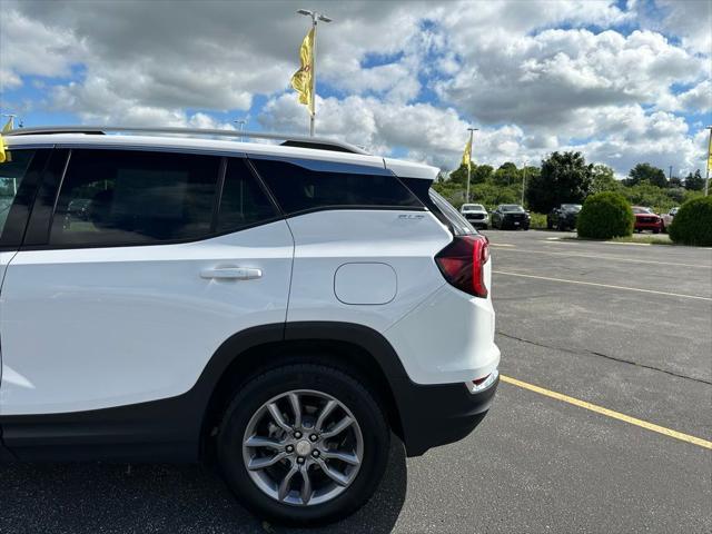 Photo of 2024 Summit White GMC Terrain