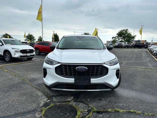 Photo of 2024 OXFORD WHITE Ford Escape
