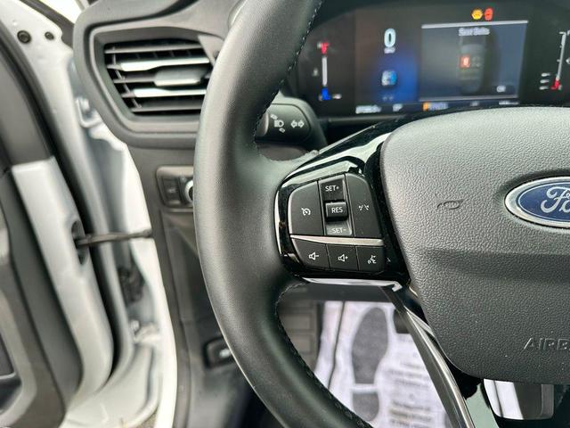 Photo of 2024 OXFORD WHITE Ford Escape