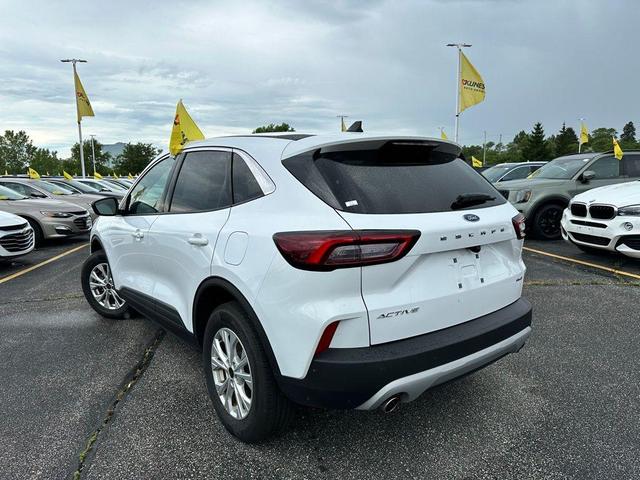 Photo of 2024 OXFORD WHITE Ford Escape