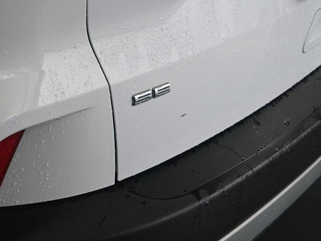 Photo of 2022 OXFORD WHITE Ford Escape