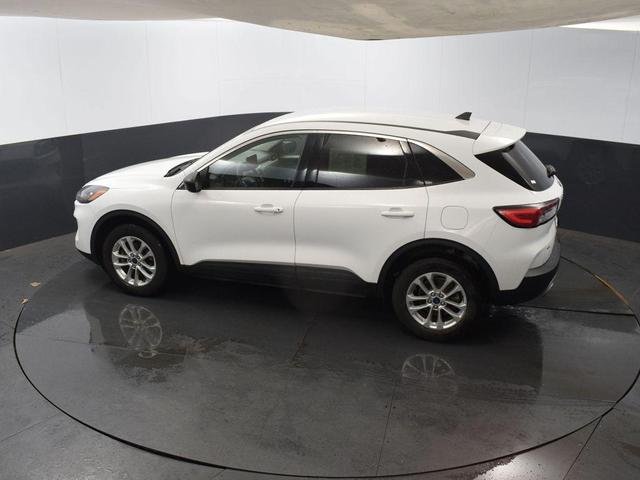Photo of 2022 OXFORD WHITE Ford Escape