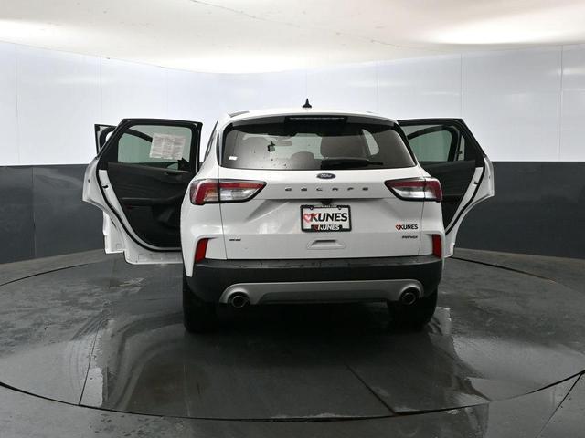 Photo of 2022 OXFORD WHITE Ford Escape